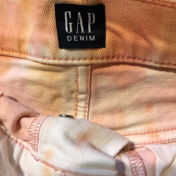 GAP Cheeky Tie Dye Denim Short - Picture 11 of 16
